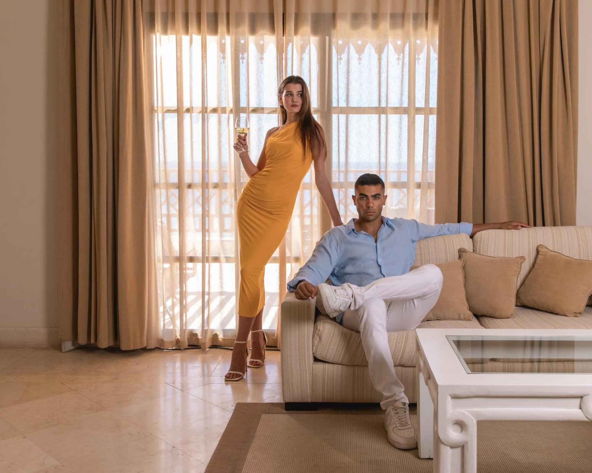 The Makadi Spa Hotel - Couples Only 18 Years Plus Hurghada Zewnętrze zdjęcie A couple in a living room