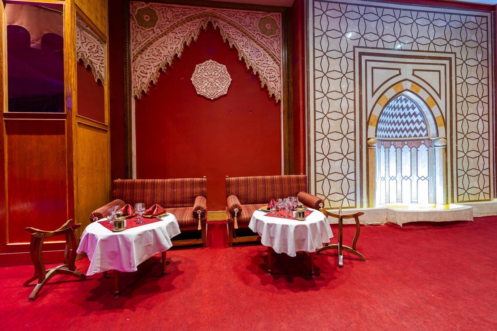 The Makadi Spa Hotel - Couples Only 18 Years Plus Hurghada Zewnętrze zdjęcie The interior of the restaurant