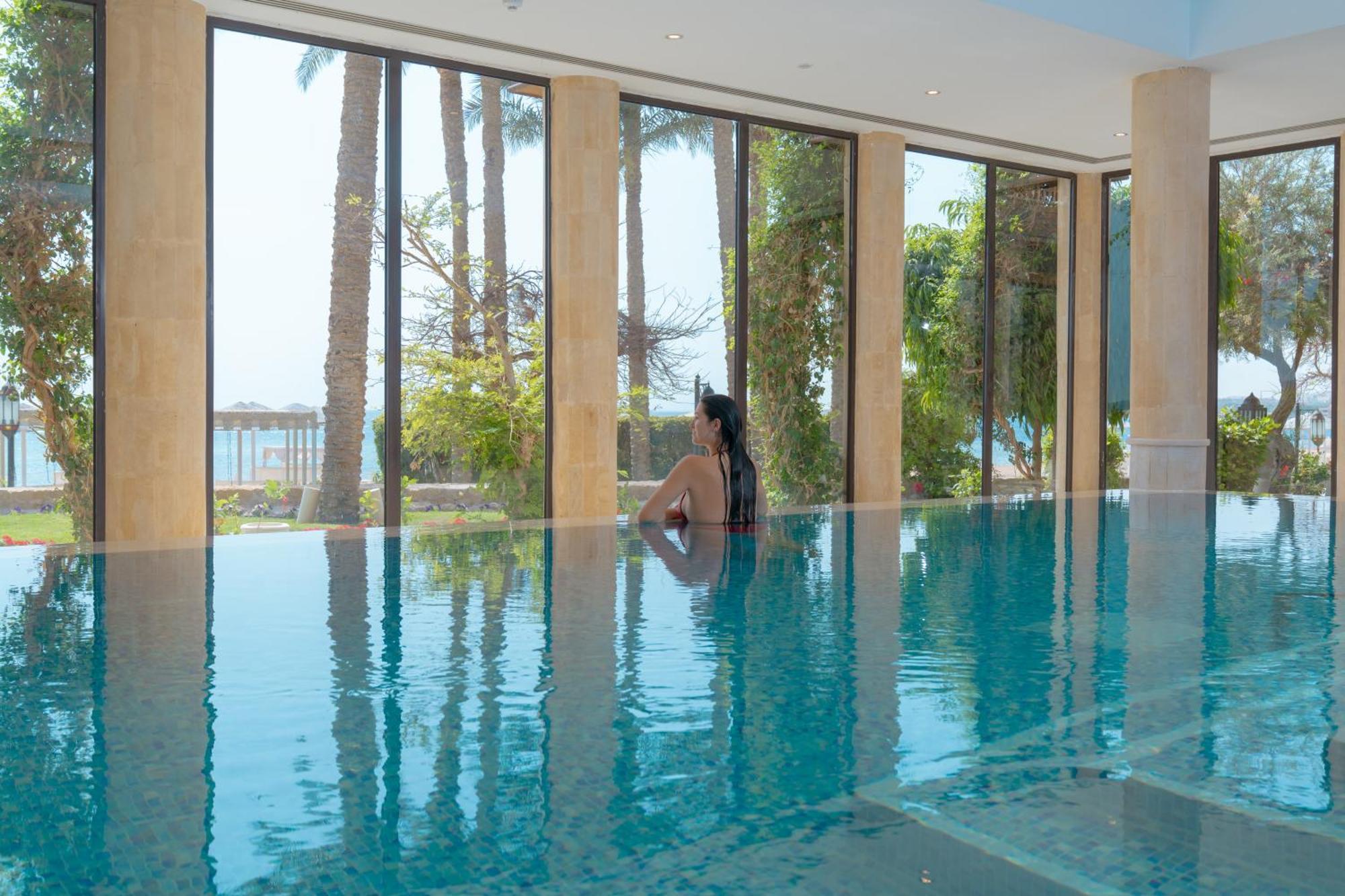 The Makadi Spa Hotel - Couples Only 18 Years Plus Hurghada Zewnętrze zdjęcie The swimming pool at the hotel